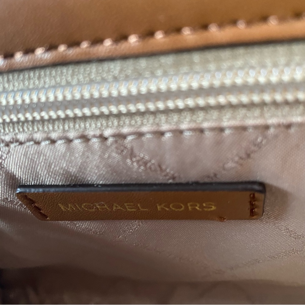 Final Sale!!! 👜 MICHAEL KORS 🌺 Carmen Medium Faux Leather Belted Satchel - Picture 11 of 15